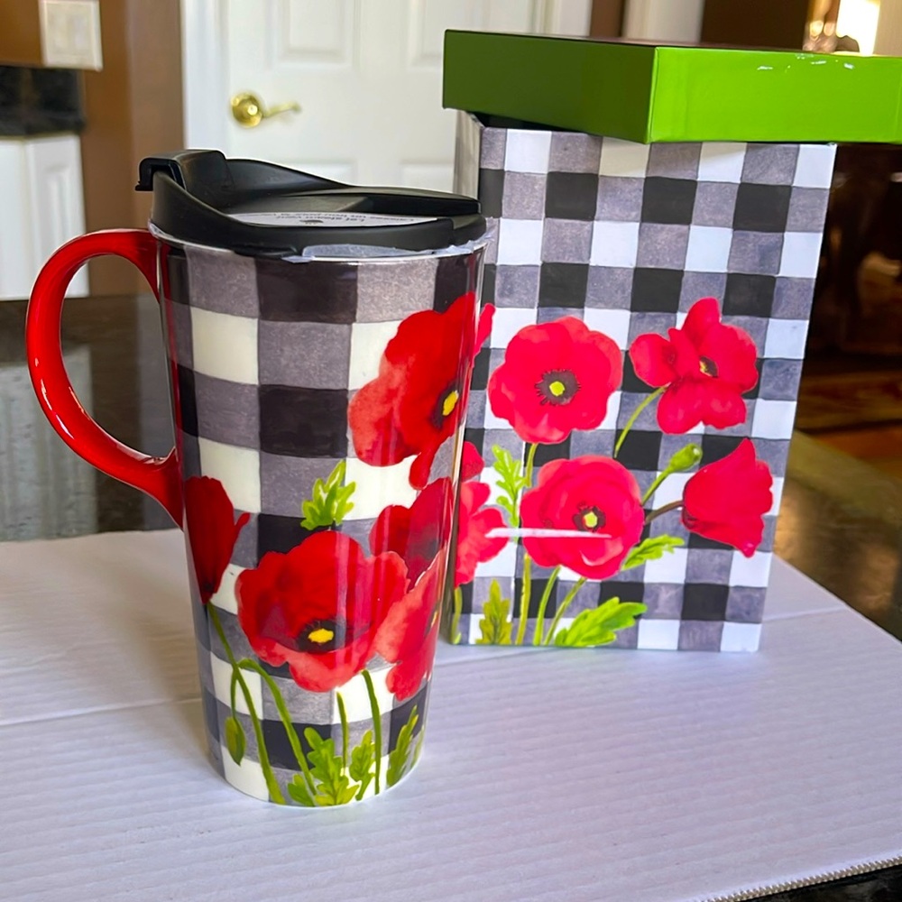 COTTAGE CORE 17OZ CERAMIC MUG, BLACK/WHITE PLAID & RED FLORAL W/BOX NWT
